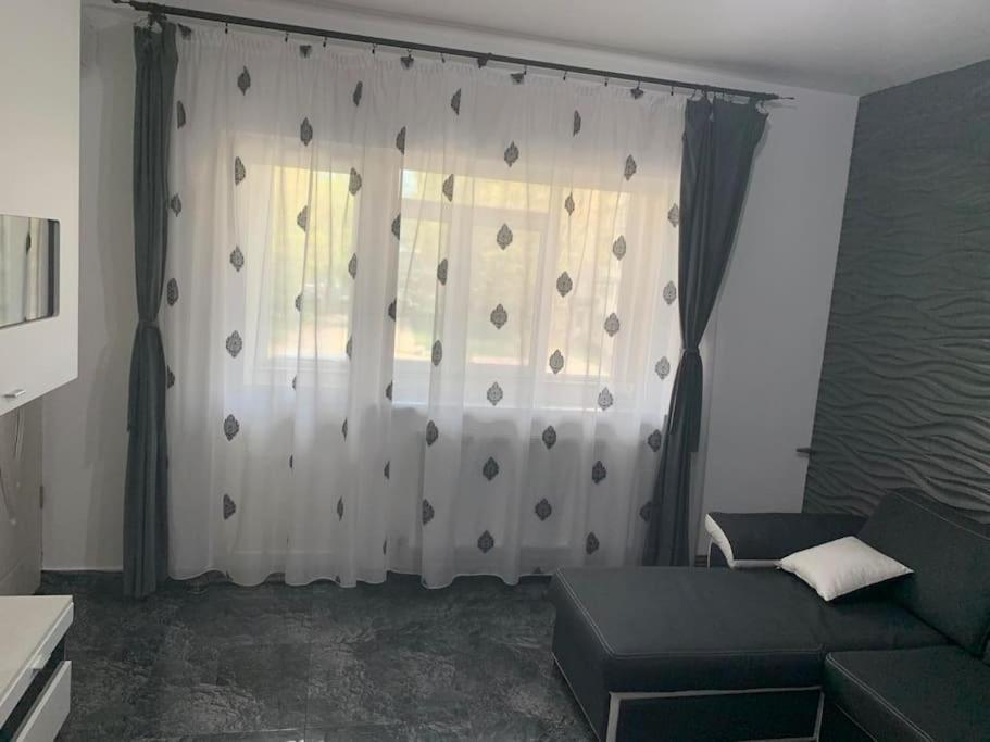 דירות פיטסטי Cozy Flat מראה חיצוני תמונה