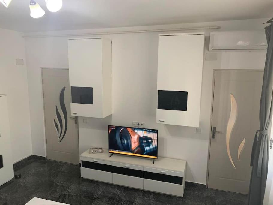 דירות פיטסטי Cozy Flat מראה חיצוני תמונה