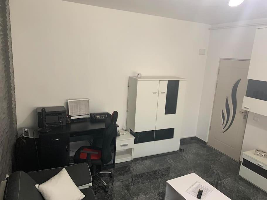 דירות פיטסטי Cozy Flat מראה חיצוני תמונה